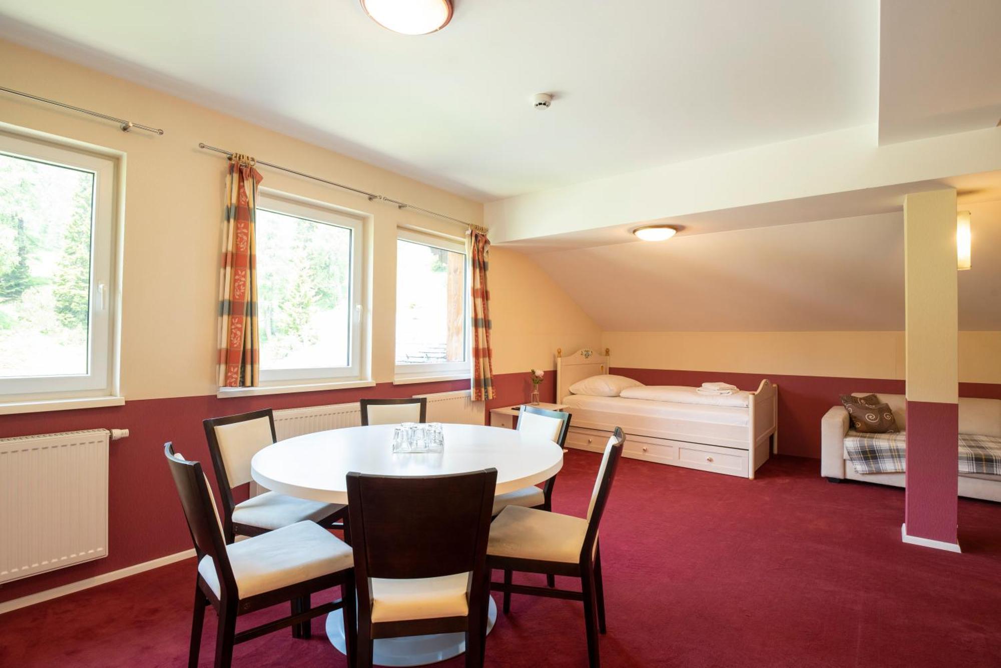 Hotel Alpen Arnika Tauplitzalm ภายนอก รูปภาพ