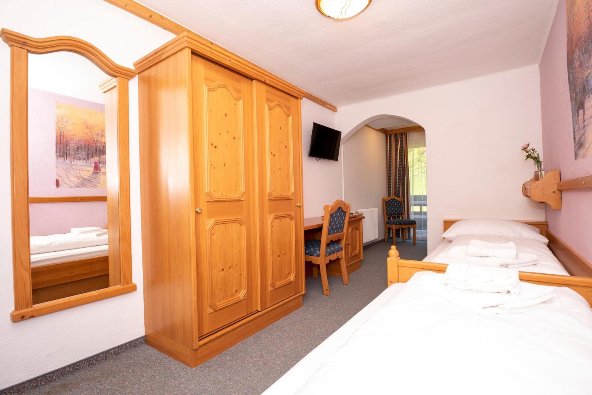 Hotel Alpen Arnika Tauplitzalm ภายนอก รูปภาพ